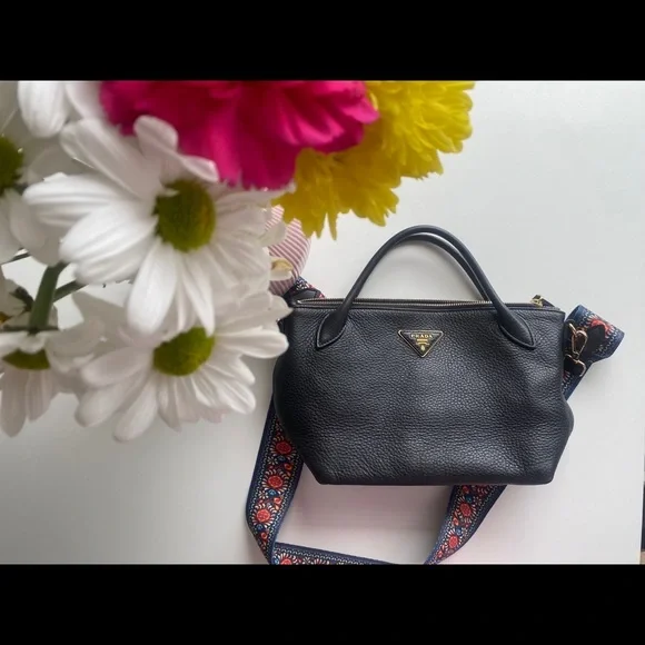Prada handbag - Picture 9 of 13